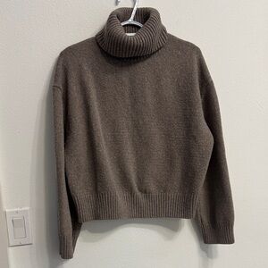 H&M taupe Turtle Neck Crop Sweater - size S